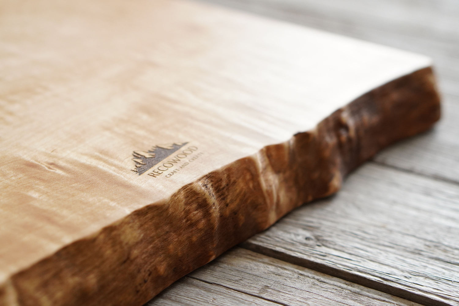 LIVE EDGE