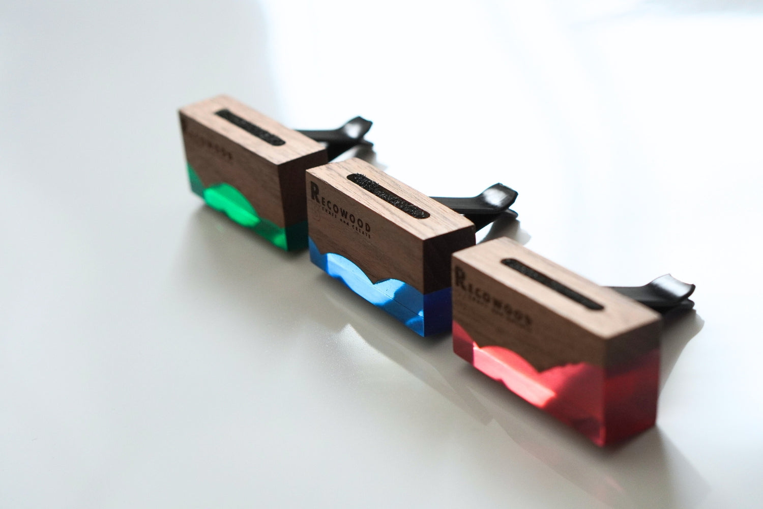 肖戦 王一博 レジンカード車用アロマディフューザー